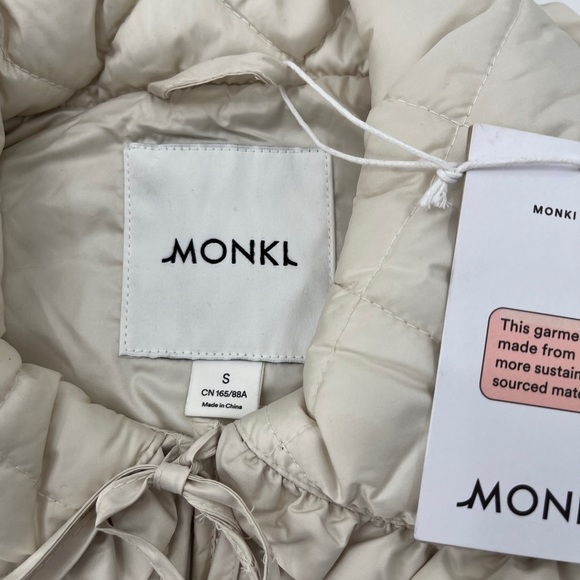 Monki Quilted Vest with Collar in Cream - Size Small - Picture 8 of 16